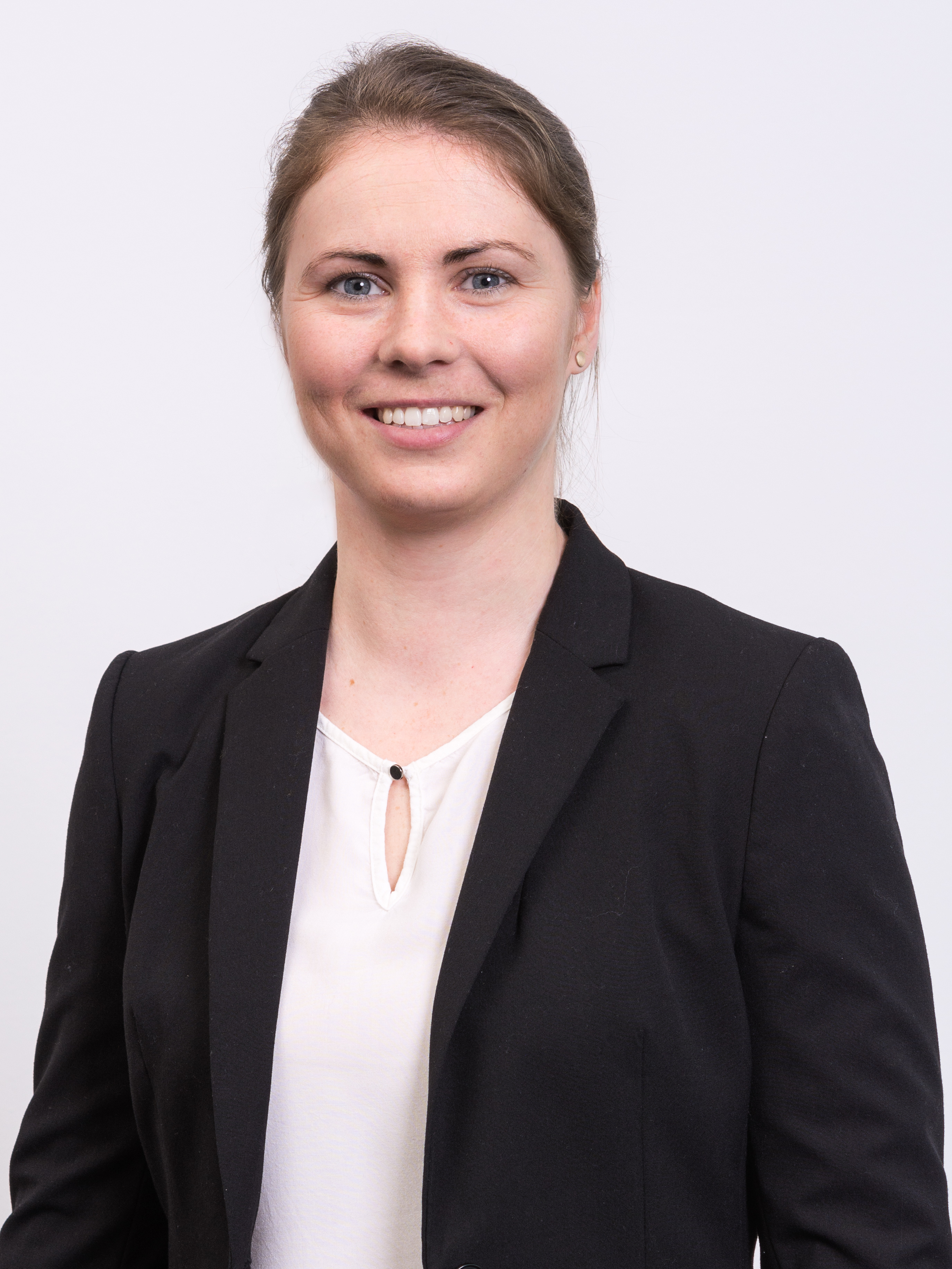 Dr. Anne Hennig
