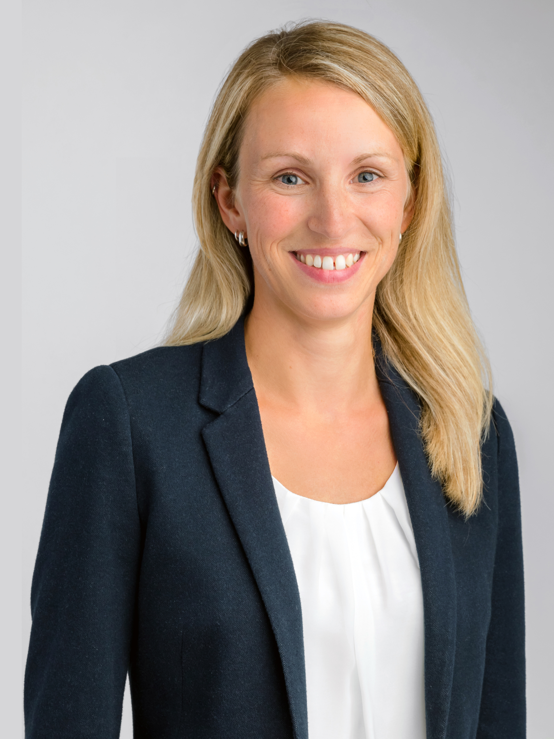 Dr. Bettina Stieber