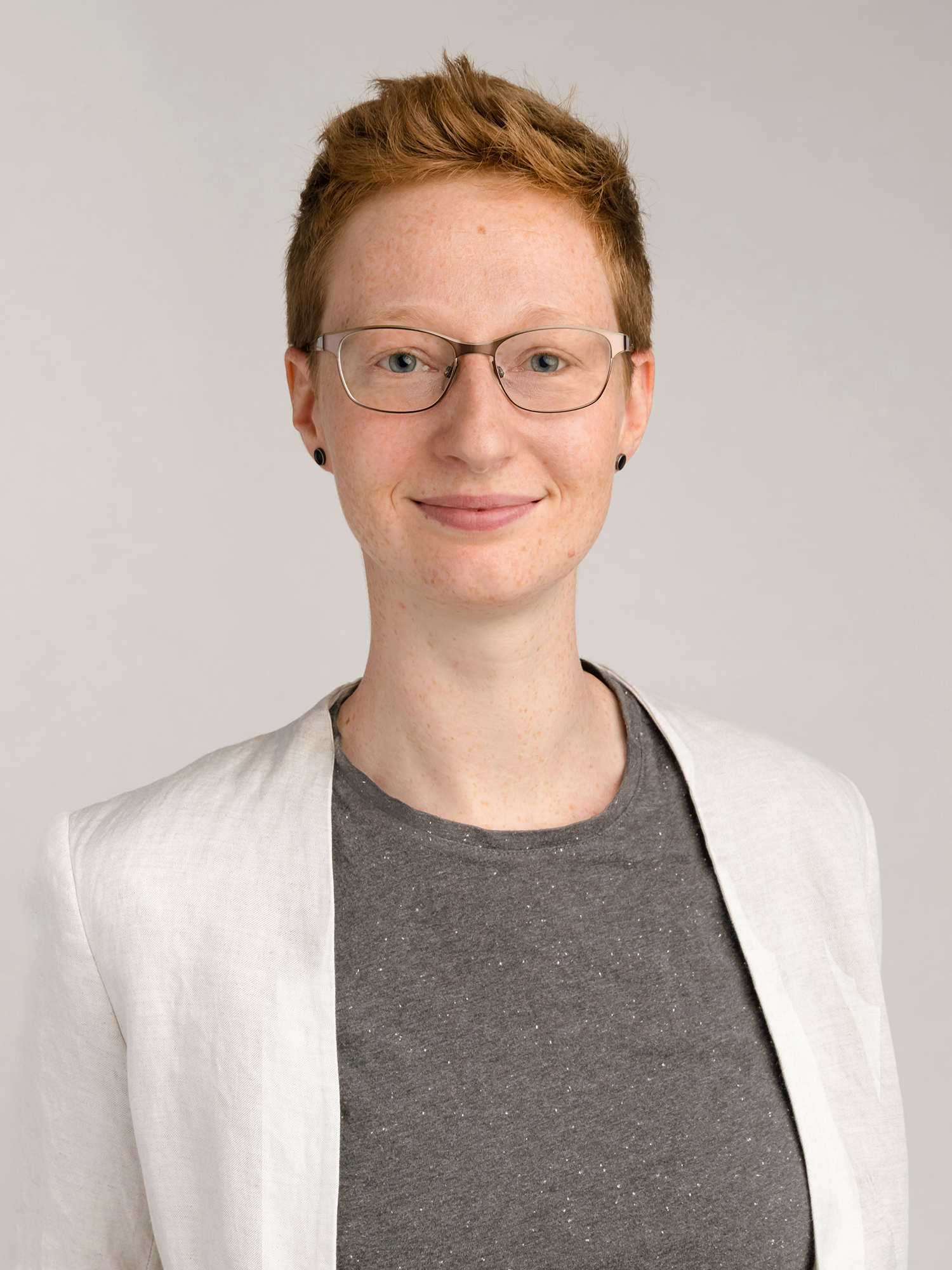 Anna-Bawany Hums